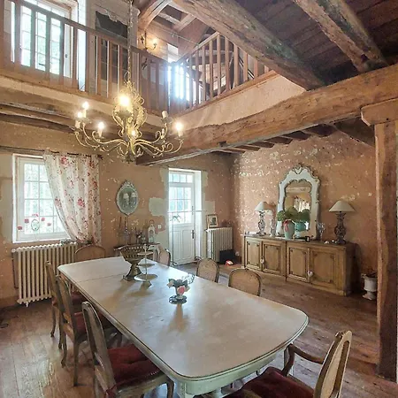 Cozy In Commoy With Private Swimming Pool, Can Be Inside Or Outside Ecommoy